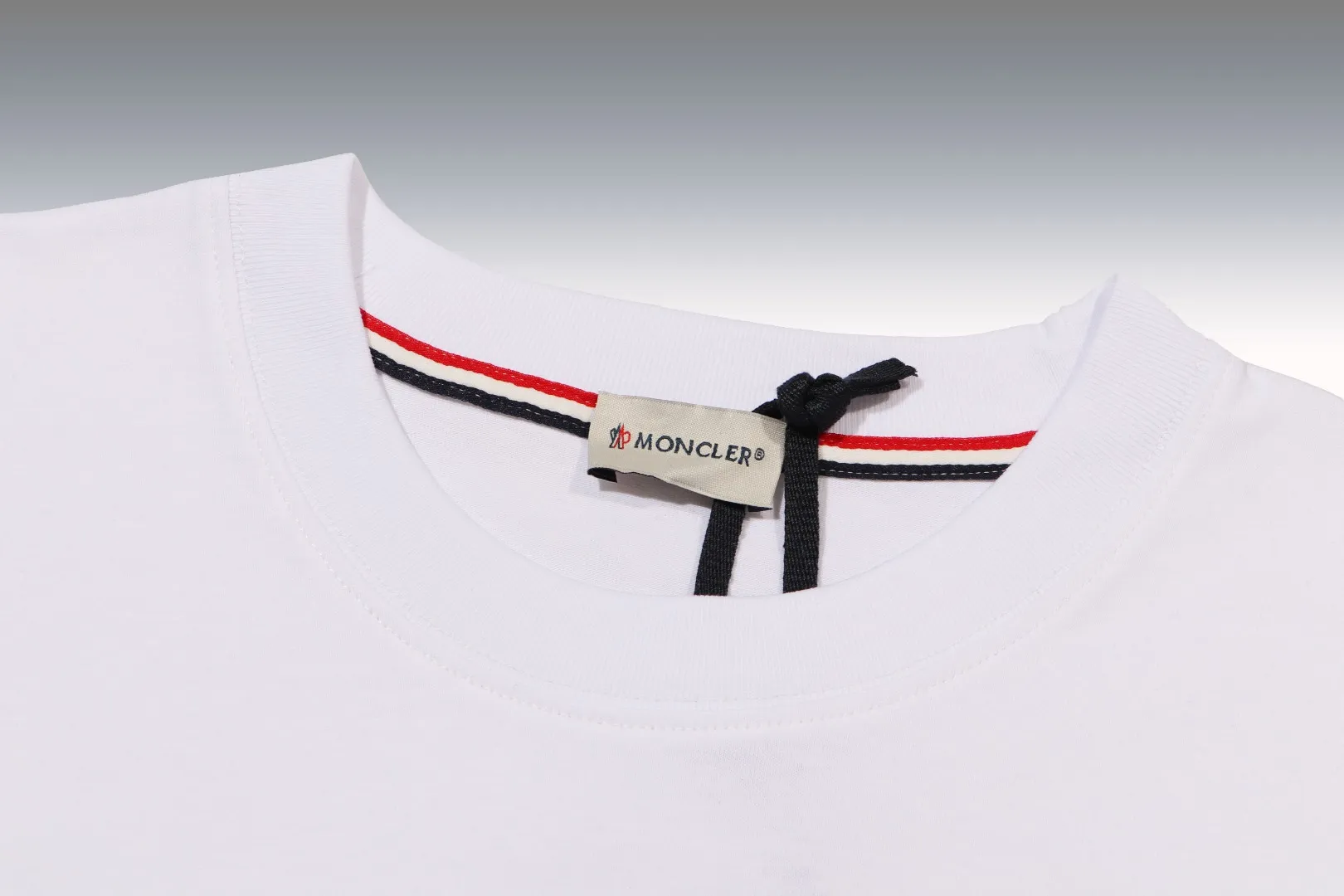 《Moncler~ 》2024New Arrival Quality T , Versatile Quality ！ ‼ 32 250G ‼ ， ， ， ， T 🤪 Sizes：S-M-L-XL-2XL ：Black，White， Same Style